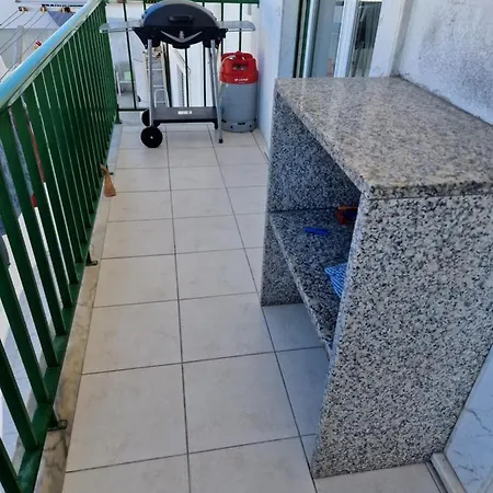 Apartment 28 Star *